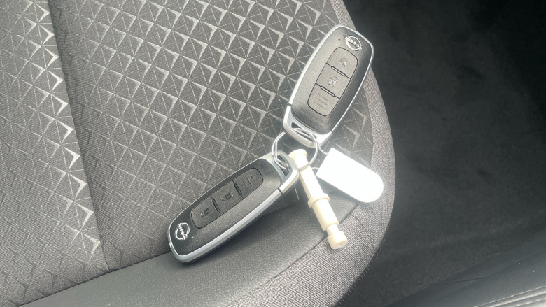 Nissan Juke 1.0 DiG-T N-Connecta 5dr Petrol Hatchback